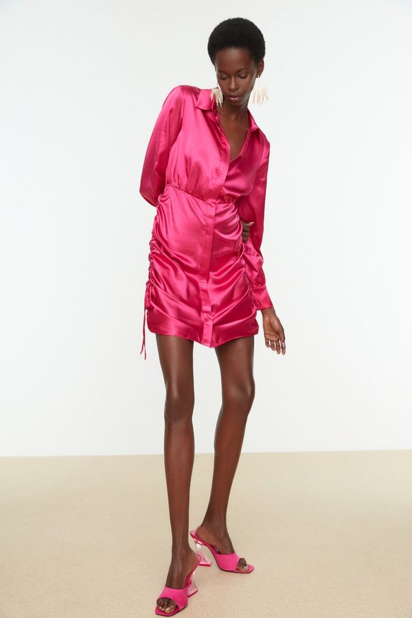 Trendyol Вечерна рокля Trendyol във фуксия с плисиран сатен