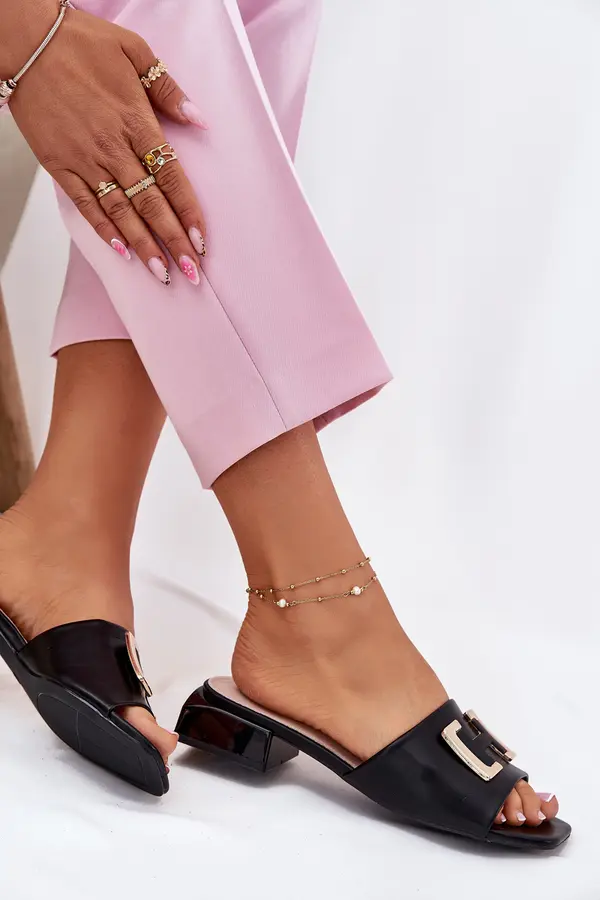 VINCEZA VINCEZA Елегантни Дамски Сандали На Ток С Златен Детайл