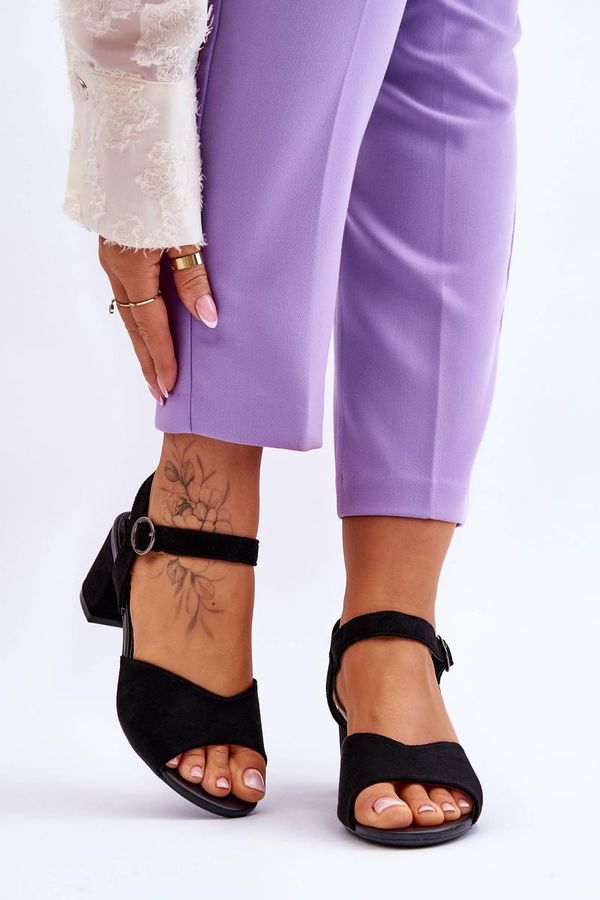 VINCEZA VINCEZA Удобни велурени сандали на ток Черен Bellamy