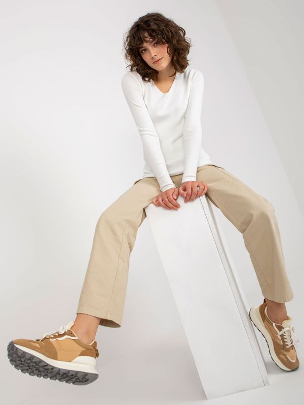 Fashionhunters White simple classic sweater with neckline