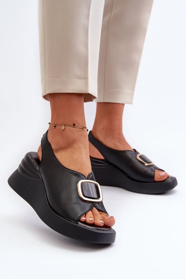 Kesi Women's leather wedge sandals with embellishments, black Salvania