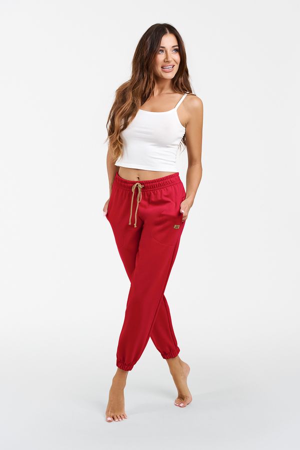 Italian Fashion Women's long trousers Viva - crimson