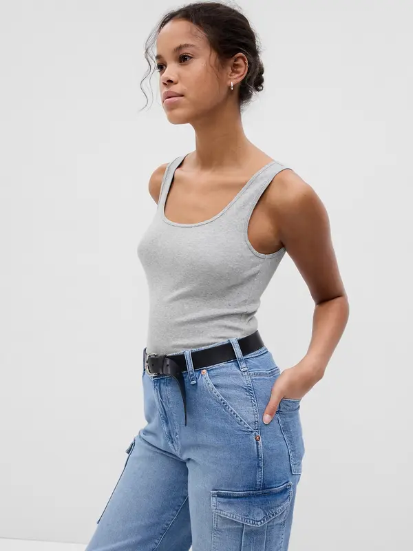 GAP Women's top GAP