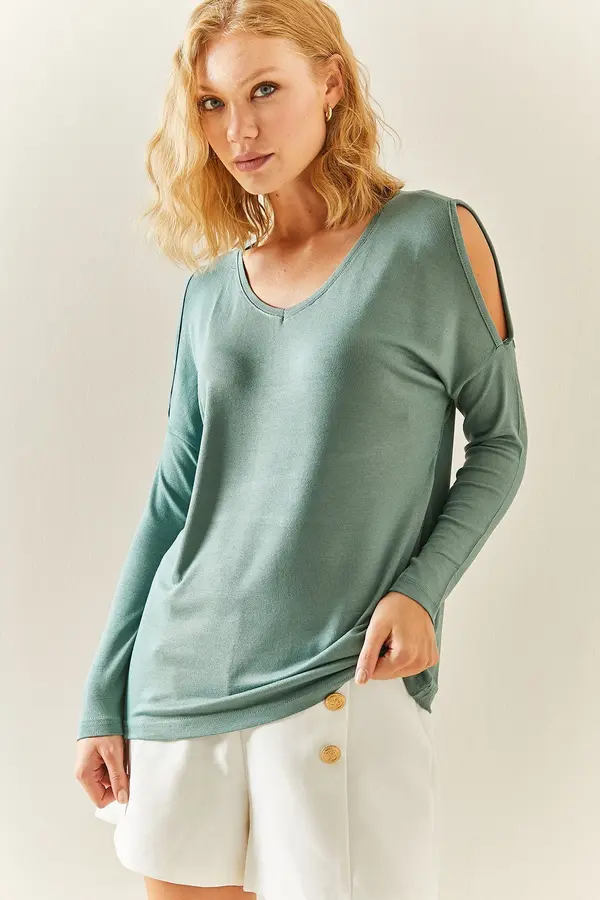 XHAN XHAN Mint Open-Shoulder Loose Loose Blouse 3YXK2-47539-58