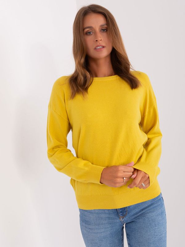 Fashionhunters Yellow classic sweater with long sleeves