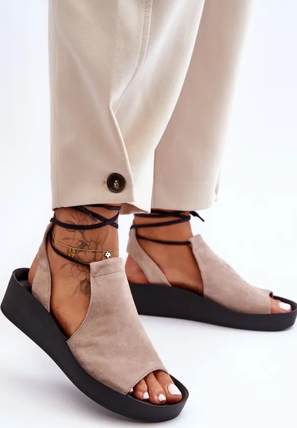 Zazoo Zazoo 2743 Бежови велурени сандали на танкетка