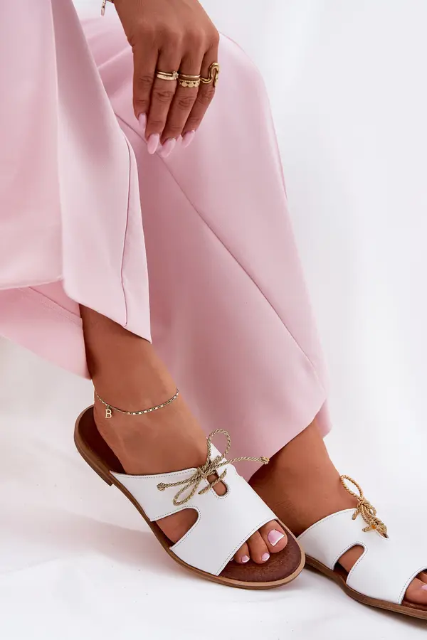 Zazoo Zazoo Кожени Женски Чепици На Плосък Ток Бели Зазу 3022