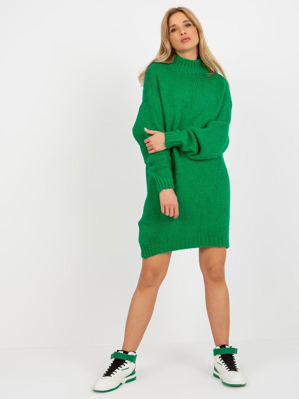 Fashionhunters Зелена свободна плетена рокля с поло
