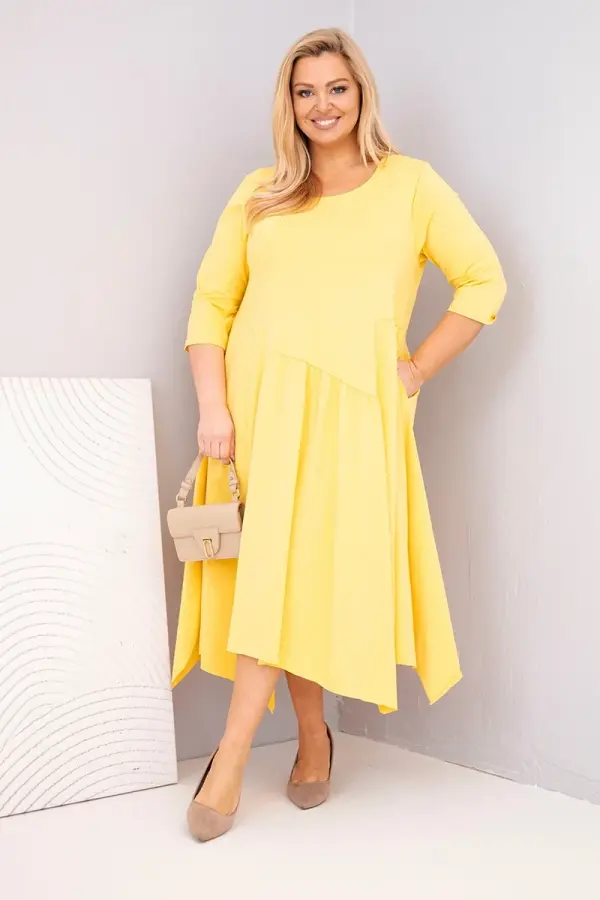 Kesi Włoski Жълта рокля plus size с асиметричен подгъв