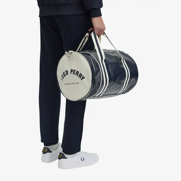 FRED PERRY Чанта Fred Perry Classic Barrel Bag Navy/ Ecru Universal