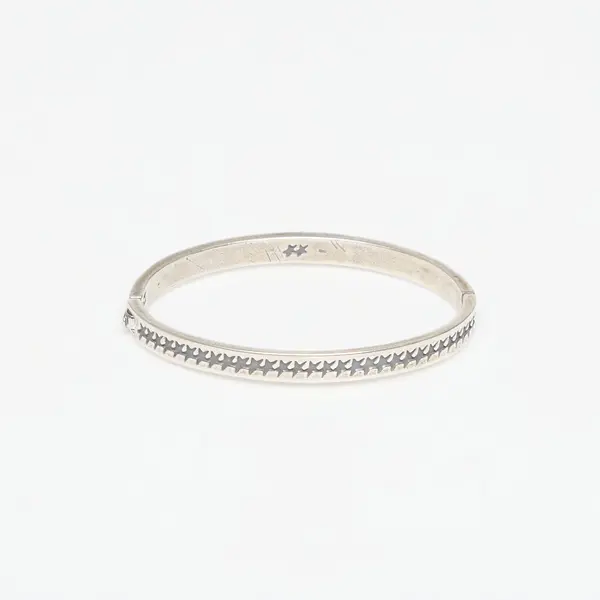 TwoJeys Гривна TwoJeys Icon Stars Closed Bangle Silver M