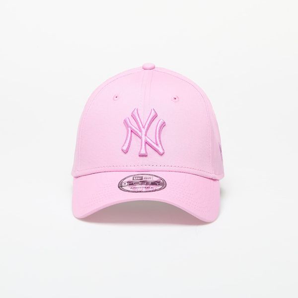New Era New Era New York Yankees League Essential 9FORTY Adjustable Cap Pink