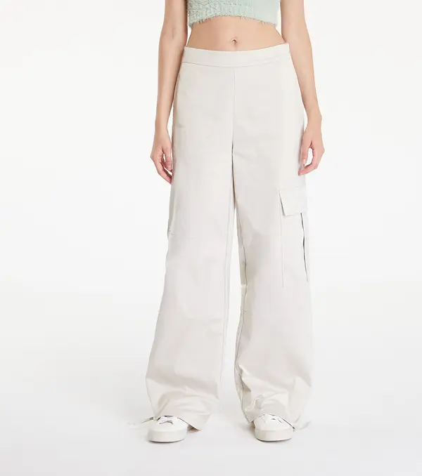 Calvin Klein Панталони Calvin Klein Jeans Satin Cargo Utility Pant Eggshell XS