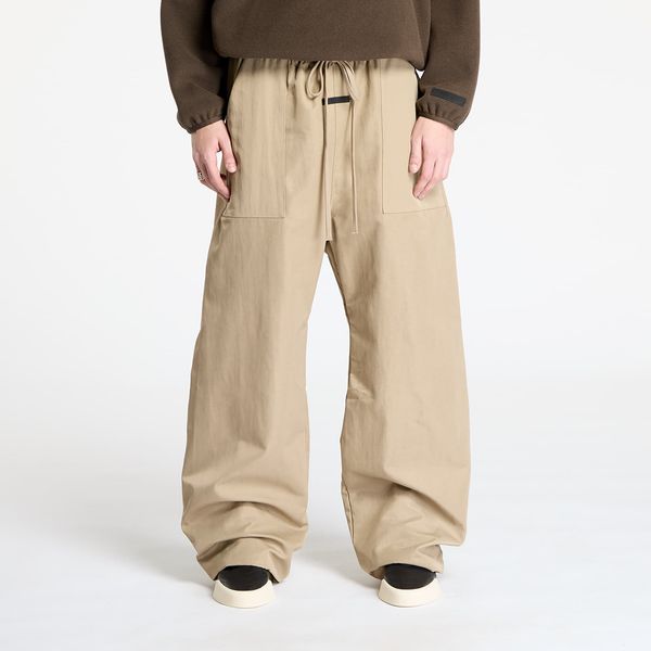 Fear of God Essentials Панталони Fear Of God ESSENTIALS Textured Nylon Utility Pant Desert Sand M