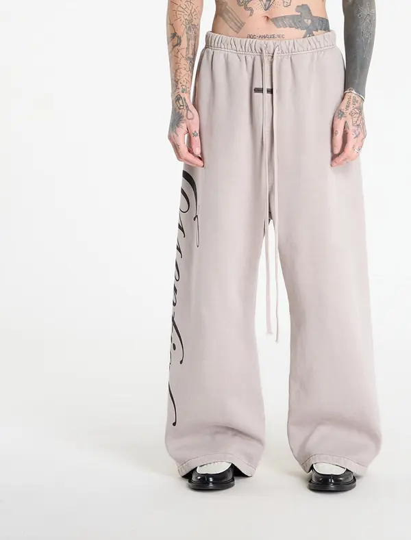 Fear of God Essentials Потници Fear of God Essentials Lounge Sweatpant Smoke Grey L