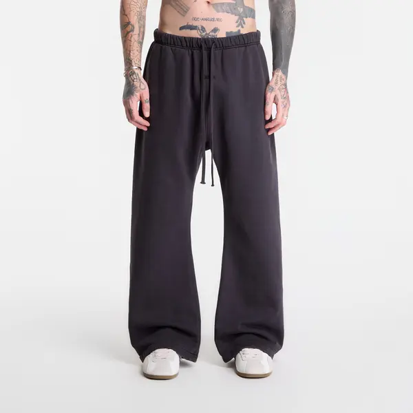 Fear of God Essentials Потници Fear of God Essentials Signature Classic Fit Flare Sweatpants Faded Black XXL
