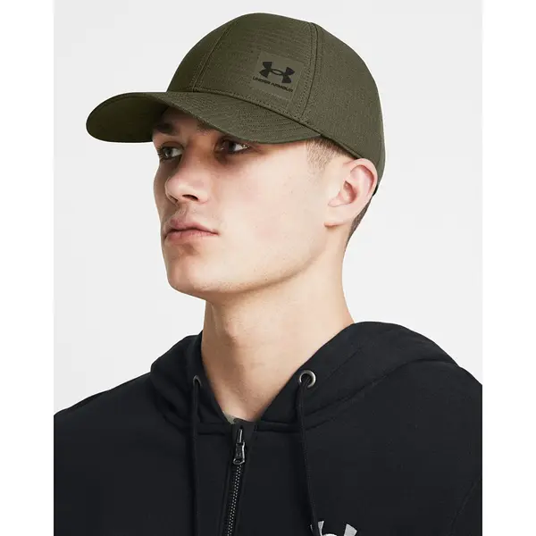 Under Armour Шапка Under Armour M Iso-chill Armourvent STR Marine OD Green/ Black M/L