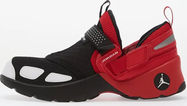 Jordan Сникърси Jordan Trunner Lx Black/ Sail-University Red EUR 38