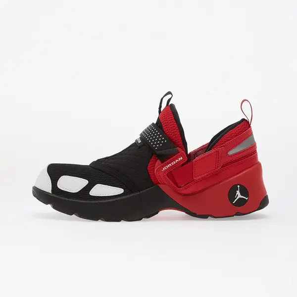 Jordan Сникърси Jordan Trunner Lx Black/ Sail-University Red EUR 39