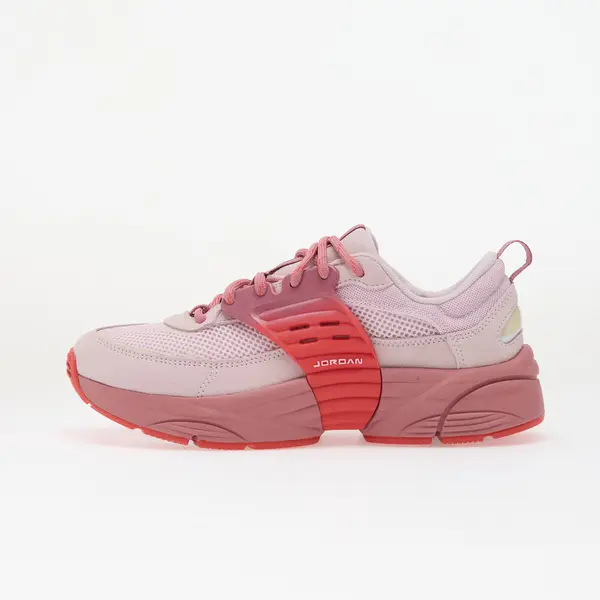 Jordan Сникърси Jordan Trunner O/S Regal Pink/ Track Red-Desert Berry EUR 35.5