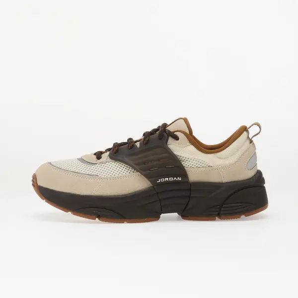 Jordan Сникърси Jordan Trunner O/S Soft Pearl/ Lt British Tan-Shadow Brown EUR 41