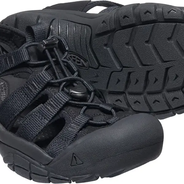 KEEN Сникърси KEEN Newport H2 Triple Black EUR 39.5