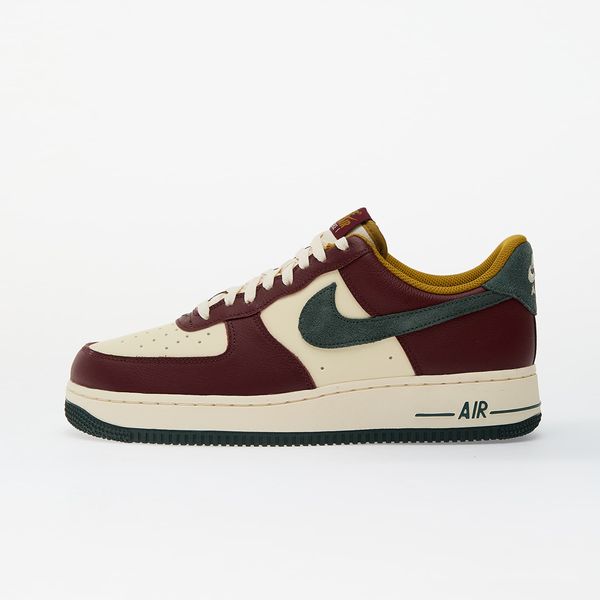 Nike Сникърси Nike Air Force 1 07 Lv8 Coconut Milk/ Vintage Green-Dark Team Red EUR 41