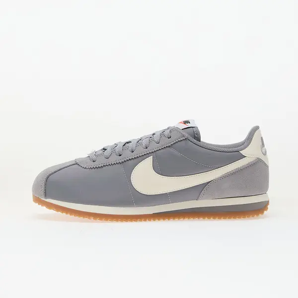 Nike Сникърси Nike W Cortez Textile Cement Grey/ Sail-Gum Light Brown EUR 35.5