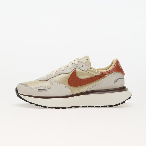 Nike Сникърси Nike W Phoenix Waffle Team Gold/ Dark Russet-Coconut Milk-Hemp EUR 38