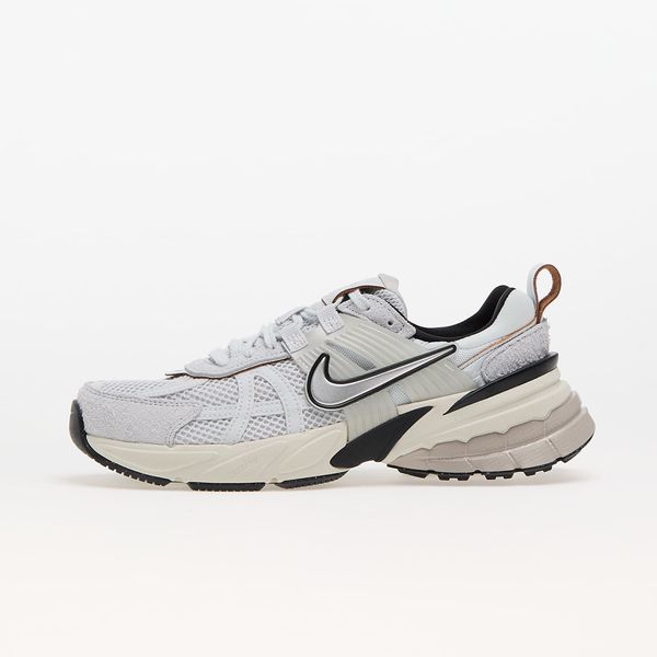 Nike Сникърси Nike W V2K Run Pure Platinum/ Chrome-Platinum Tint EUR 36