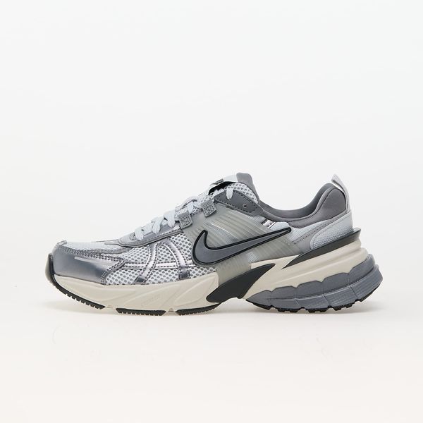 Nike Сникърси Nike W V2K Run Pure Platinum/ Mtlc Cool Grey-Wolf Grey EUR 40