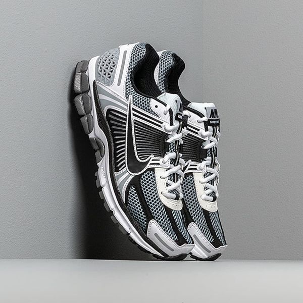 Nike Сникърси Nike Zoom Vomero 5 SE SP Dark Grey/ Black-White-Sail EUR 36