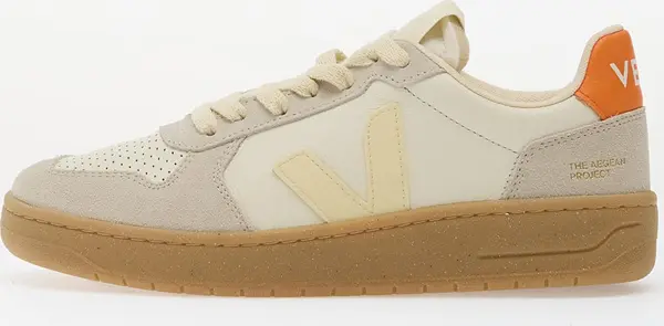 Veja Сникърси Veja W Veja V-82 Pure/ Calcaire/ Fury EUR 36