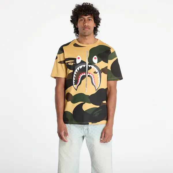 A BATHING APE Тениска A BATHING APE Giant 1St Camo Shark Tee UNISEX Yellow M