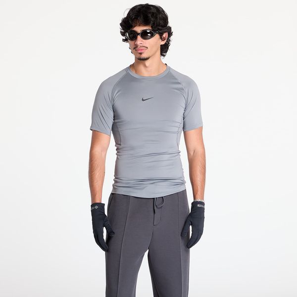 Nike Тениска Nike Pro Men's Dri-FIT Tight Short-Sleeve Fitness Top Smoke Grey/ Black M