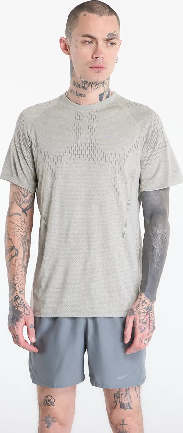 Nike Тениска Nike Stride Plus Men's Dri-FIT ADV Short-Sleeve Running Top Spruce Fog/ Light Army/ Reflective Silv S
