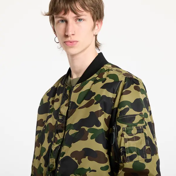 A BATHING APE Яке A BATHING APE 1St Camo Shark Ma-1 Jacket UNISEX Green L