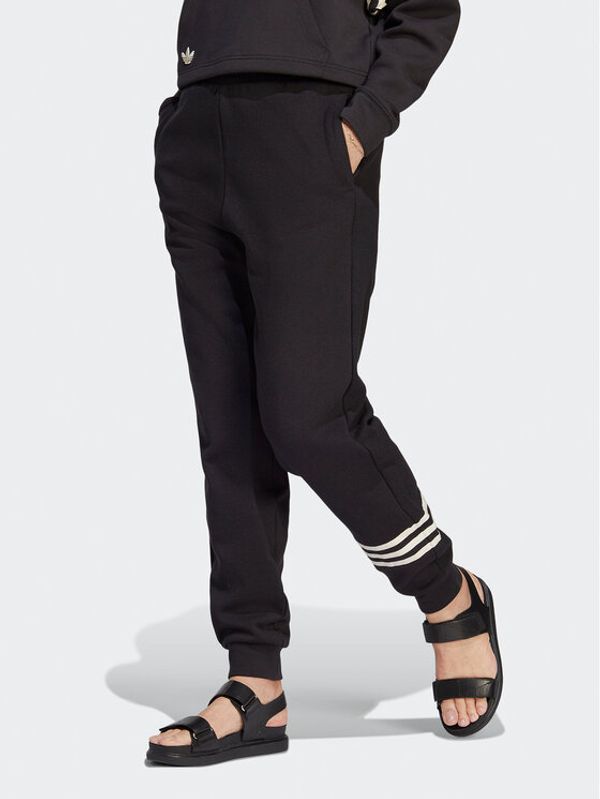adidas adidas Долнище анцуг Adicolor Neuclassics Joggers IB7321 Черен Loose Fit