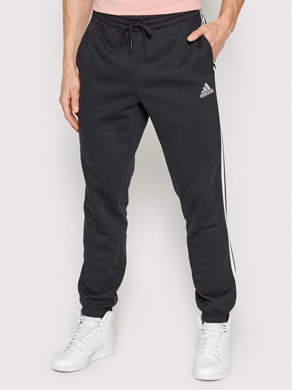 adidas adidas Долнище анцуг Essentials GK8822 Черен Regular Fit