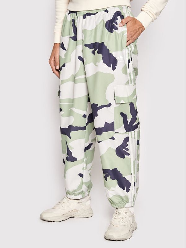 adidas adidas Долнище анцуг Graphics Camo HF4884 Зелен Loose Fit