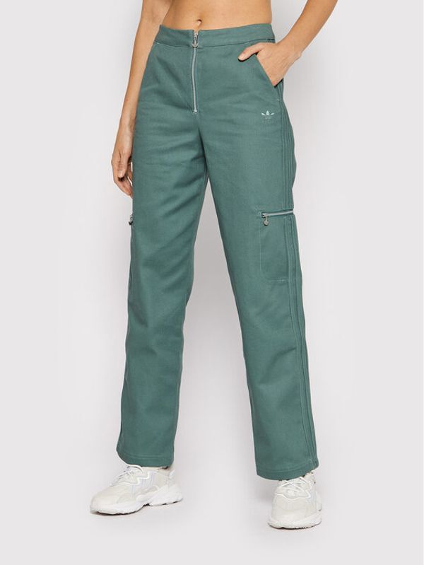 adidas adidas Текстилни панталони Twill HE4737 Зелен Regular Fit