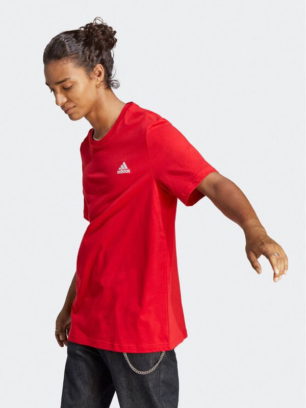 adidas Sportswear adidas Тишърт Essentials Single Jersey Embroidered Small Logo T-Shirt IC9290 Червен Regular Fit