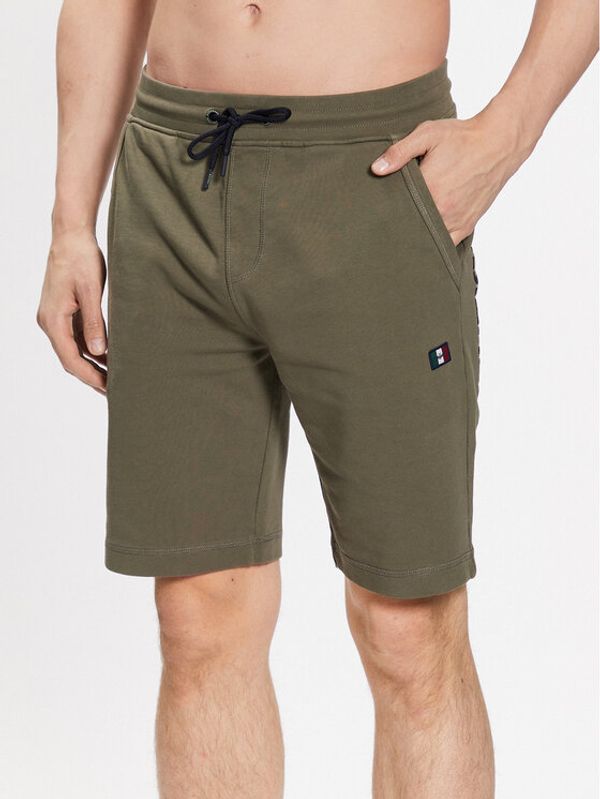 Aeronautica Militare Aeronautica Militare Спортни шорти 231BE171F501 Зелен Regular Fit