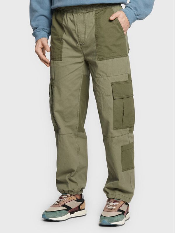 BDG Urban Outfitters BDG Urban Outfitters Текстилни панталони 76141183 Зелен Relaxed Fit