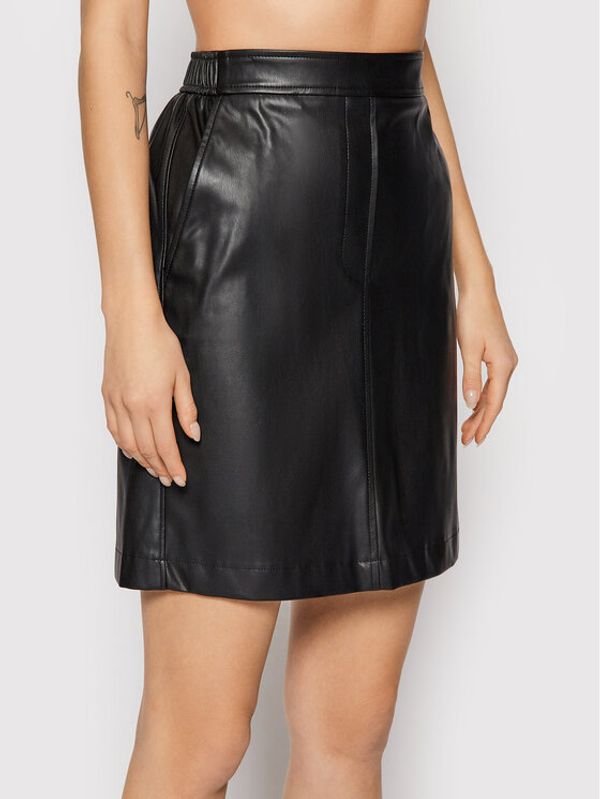 Boss Boss Пола от имитация на кожа C_Veruna 50464354 Черен Regular Fit