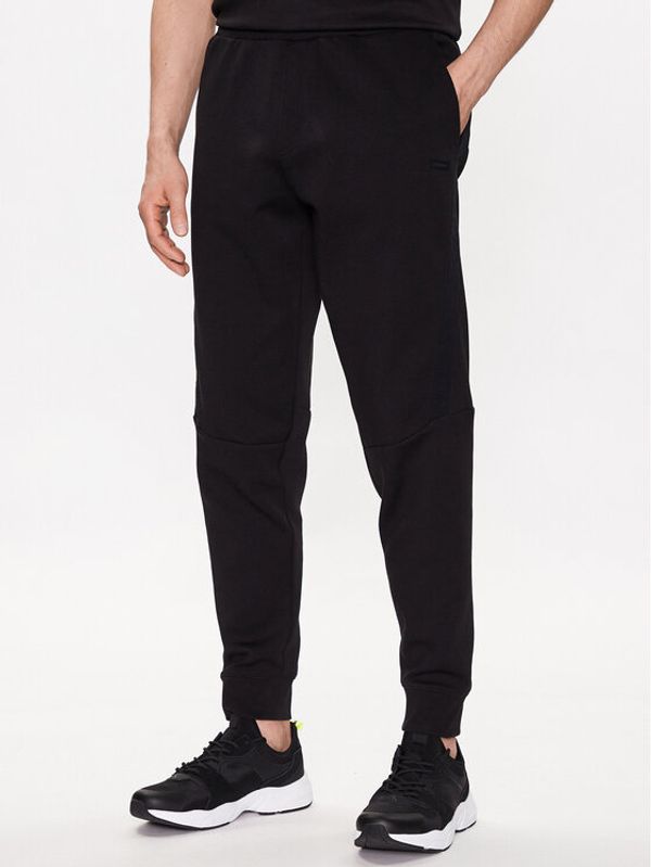 Calvin Klein Calvin Klein Долнище анцуг Logo K10K111205 Черен Relaxed Fit