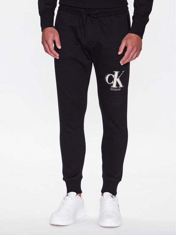 Calvin Klein Jeans Calvin Klein Jeans Долнище анцуг J30J322917 Черен Regular Fit