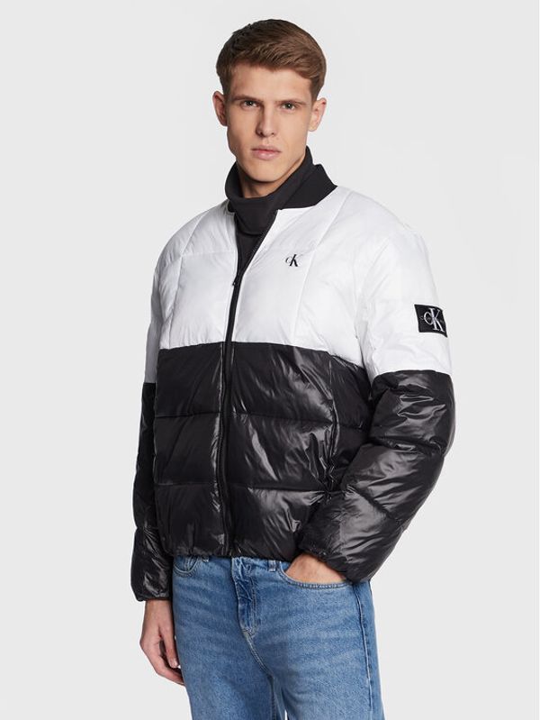 Calvin Klein Jeans Calvin Klein Jeans Пухено яке J30J322501 Черен Regular Fit