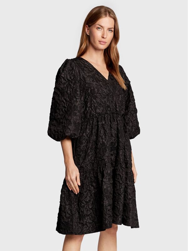 Gestuz Gestuz Ежедневна рокля Velinagz 10906473 Черен Regular Fit