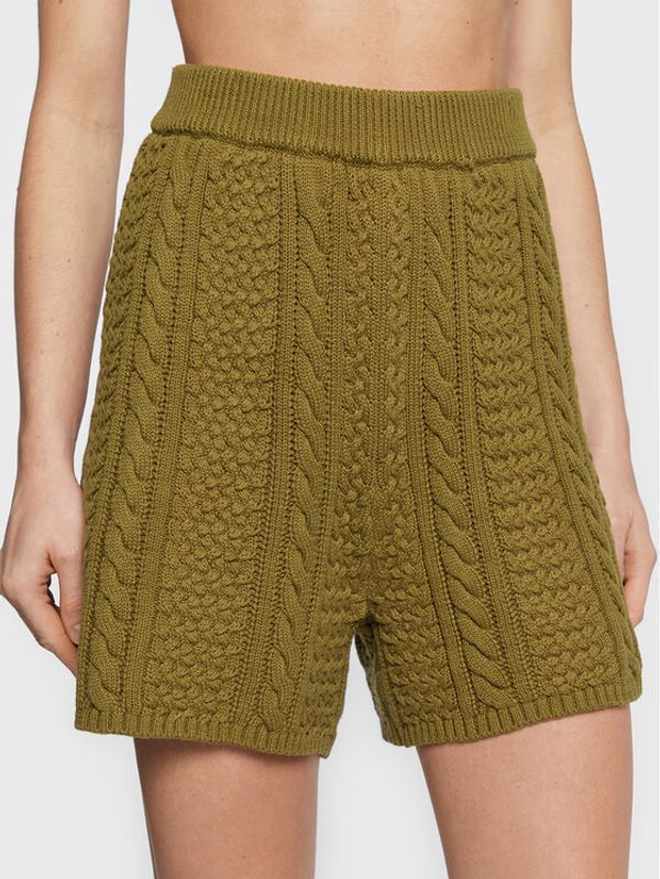 Gestuz Gestuz Шорти от плат Carla 10906273 Зелен Regular Fit